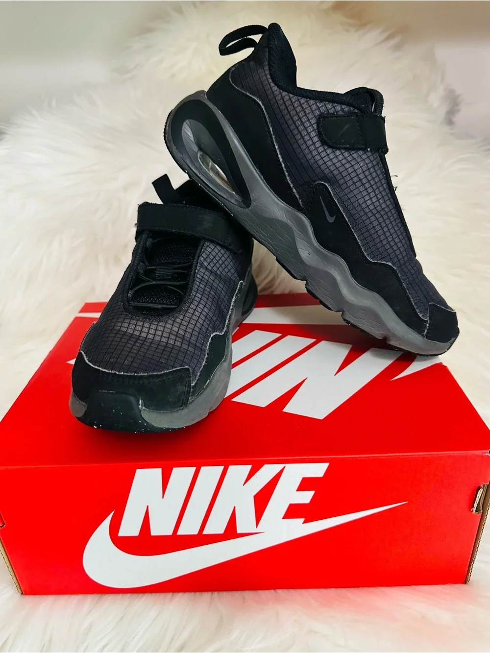 Nike all black